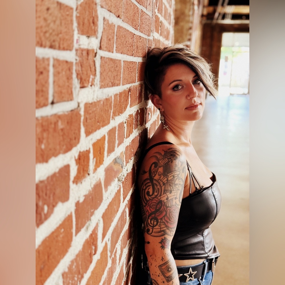 @emilymeaole is ~LIVE~ Deals With Emily Ann 🩷 - Picture 2 of 7